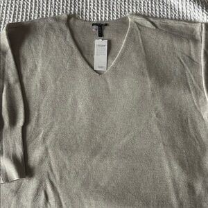 Eileen Fisher Women’s V-Neck boxy Sweater in pearl. NWT - XL